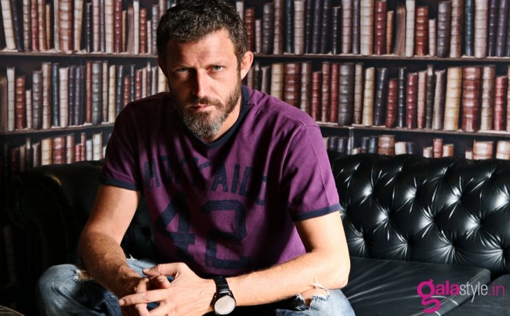 Δείτε την κούκλα κόρη του Σοφοκλή Κασκαούνια