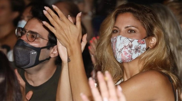 Ιαν Στρατής: Πως απαντάει στο ενδεχόμενο να επισημοποιήσει τη σχέση του με την Μαίρη Συνατσάκη μέσα στο 2022 [βίντεο]