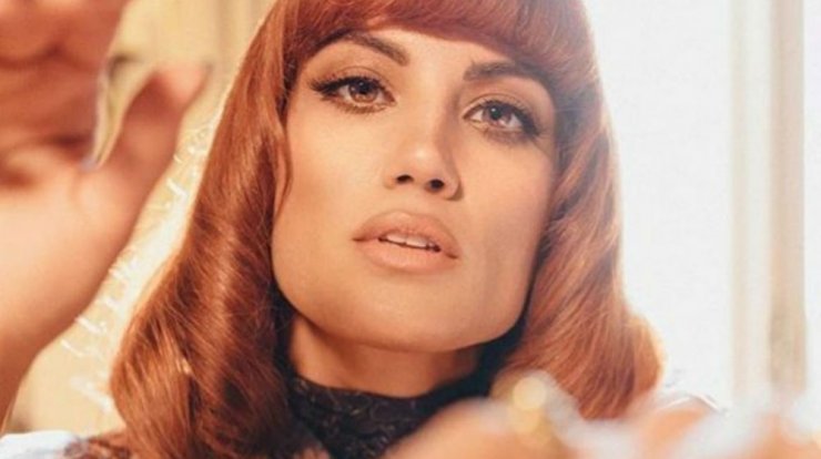 Μαίρη Συνατσάκη: Ποζάρει στον κρεβάτι μόνο με τα εσώρουχά της πιο σέξι από ποτέ!