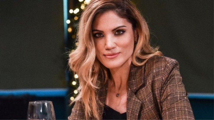 Μαίρη Συνατσάκη: Η walk-in γκαρνταρόμπα με τα παπούτσια της είναι ονειρεμένη και πρέπει να τη δεις!