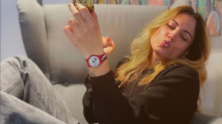 Μαίρη Συνατσάκη: Μας έβαλε στη μοντέρνα κουζίνα του νέου της σπιτιού! [εικόνες]