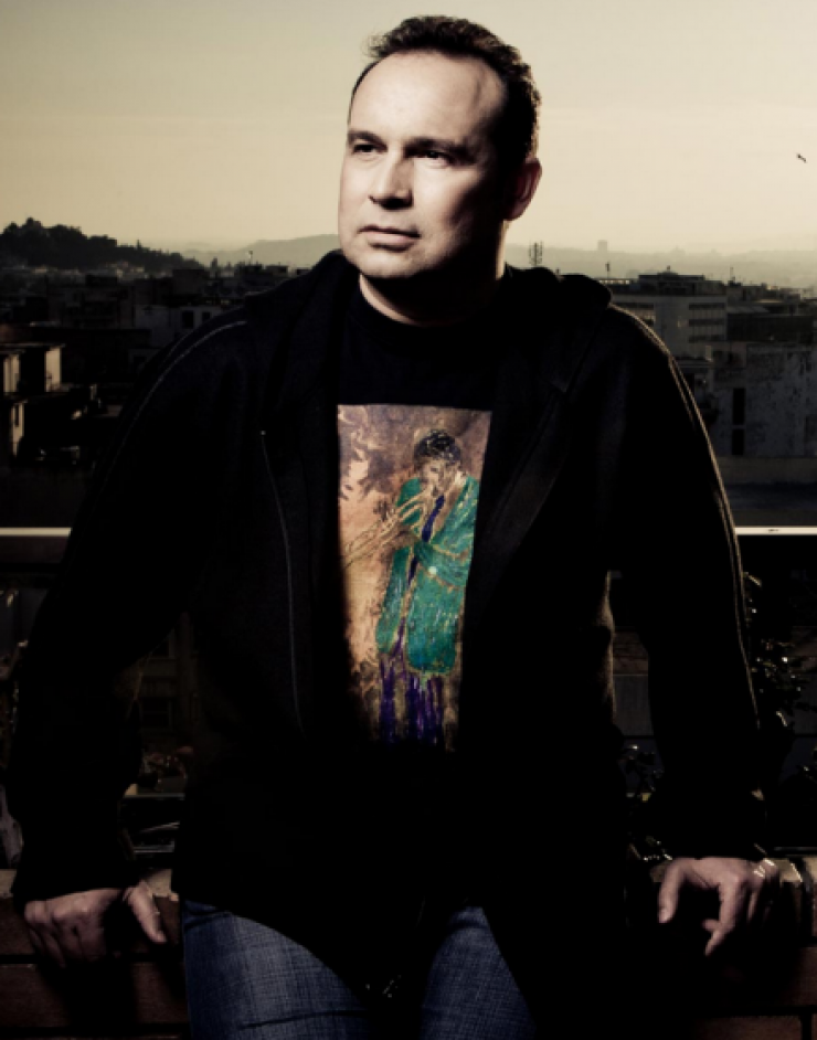 Ο Κώστας Μακεδόνας πάει Στο Πέραμα!