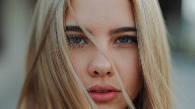 Πέντε φον ντε τεν για ομοιόμορφη και φωτεινή επιδερμίδα