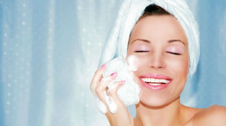 Αυτοί είναι οι τρόποι για να αφαιρείτε εύκολα και γρήγορα το μακιγιάζ σας