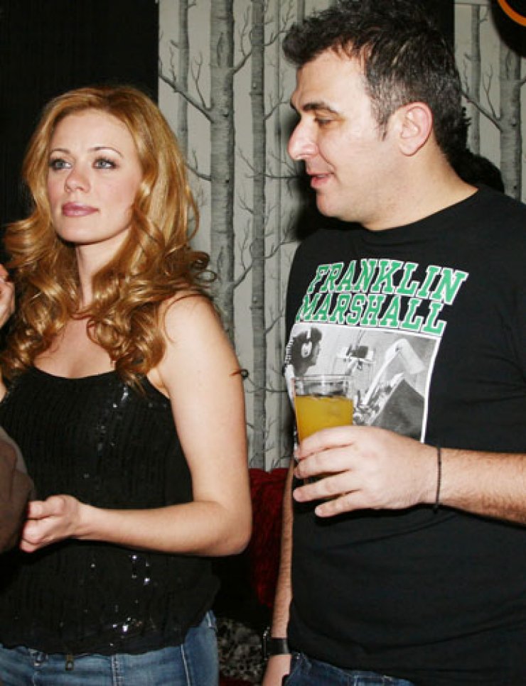 Ποιος επώνυμος Έλληνας κάνει λόγο για ψεύτικη σχέση Ρέμου – Μακρυπούλια;