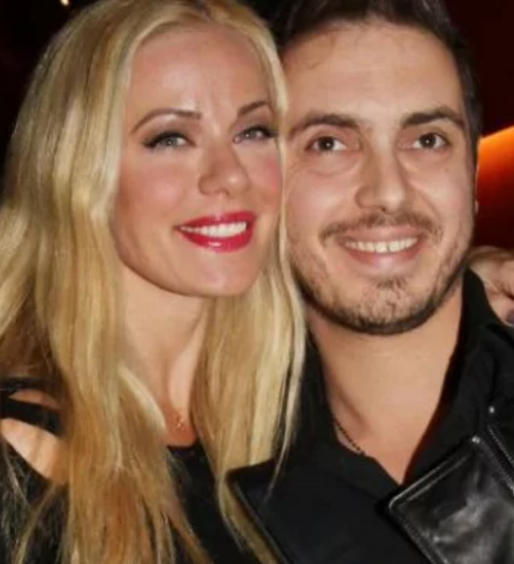 Η δημόσια ερωτική εξομολόγηση της Ζέτας Μακρυπούλια στο Μιχάλη Χατζηγιάννη!