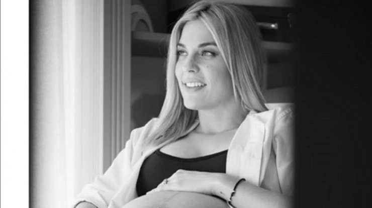 Μαντώ Γαστεράτου: Η πρώτη φωτογραφία με τον νεογέννητο γιο της στο μαιευτήριο