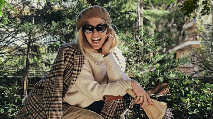 Μαντώ Γαστεράτου: Δεν φαντάζεστε τι τραγουδάει στον γιο της όταν του αλλάζει πάνες [βίντεο]