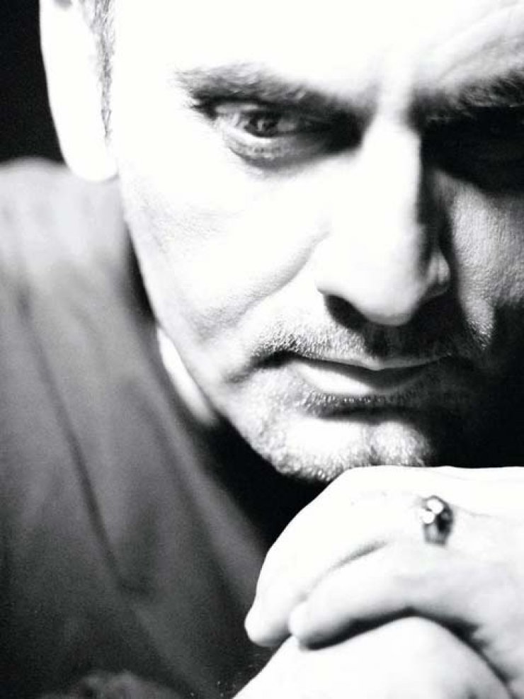 O τραγουδιστής του Sirtaki άφησε την τελευταία του πνοή πάνω στη σκηνή [εικόνα]