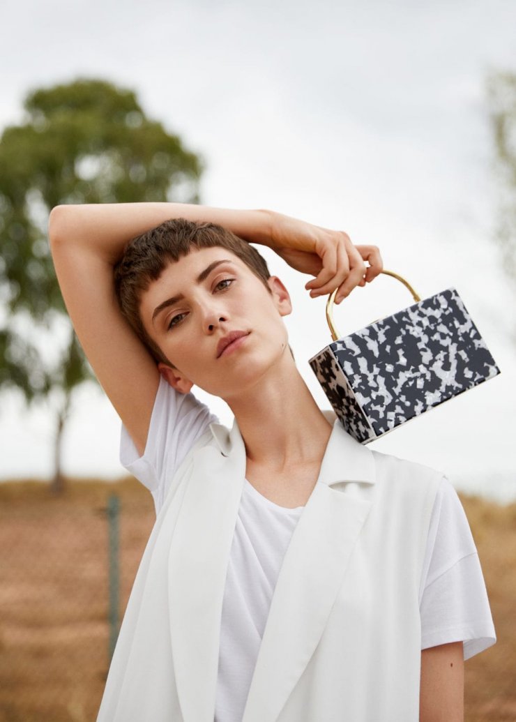 Shop it! 3 κομμάτια Mango που θέλουμε οπωσδήποτε στην φθινοπωρινή μας γκαρνταρόμπα και κοστίζουν κάτω από 50 ευρώ