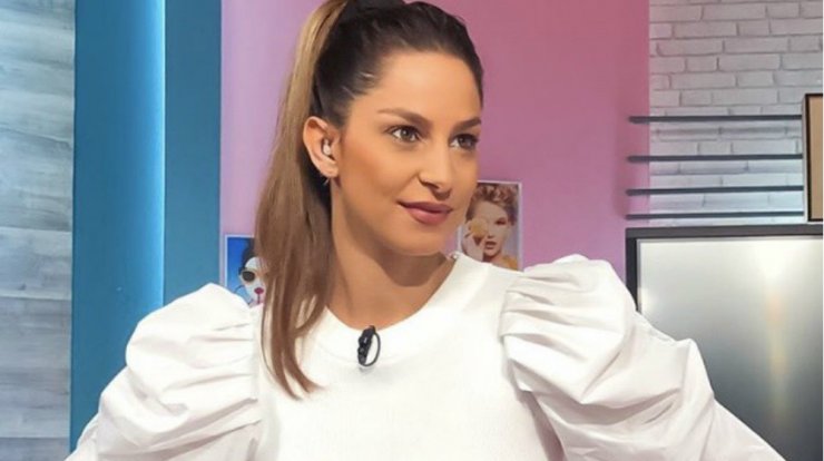 Η Κωνσταντίνα Ευριπίδου σου δείχνει πως να φορέσεις την μεγαλύτερη τάση της σεζόν 