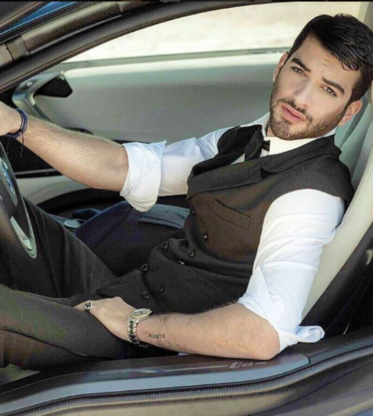 Μάνος Ιωάννου: Είναι αυτή η κουκλάρα η νέα του σύντροφος; [εικόνα]