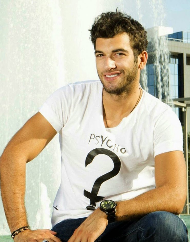 Μάνος Ιωάννου: Στον Βέρτη με γνωστό μοντέλο