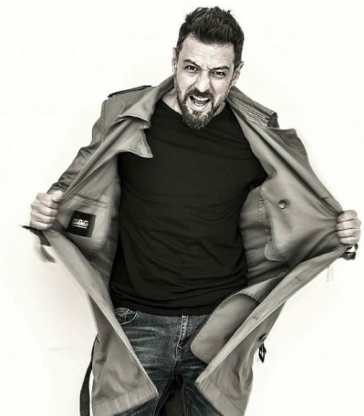 Νέο "χτύπημα" για το Μάνο Παπαγιάννη μετά το περιστατικό με τη Σοφία Παυλίδου!