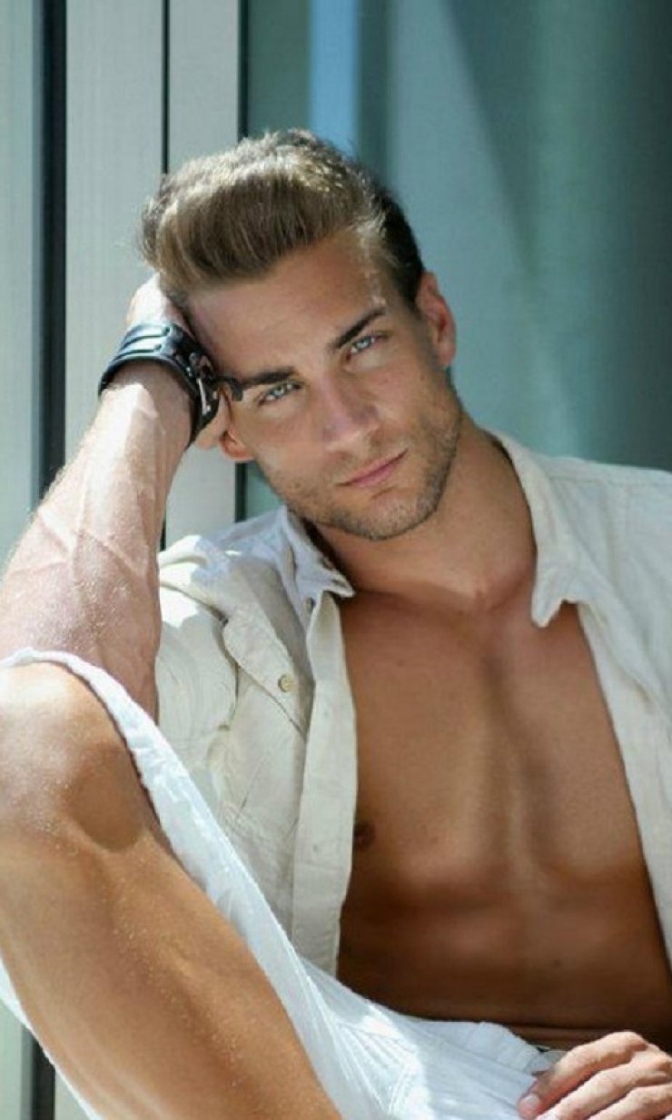 Αυτός είναι ο ωραιότερος γυναικολόγος του κόσμου! [εικόνες]