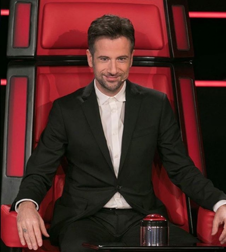 Ο Κωστής Μαραβέγιας σε τρυφερά στιγμιότυπα με τη σύντροφό του! [εικόνα]