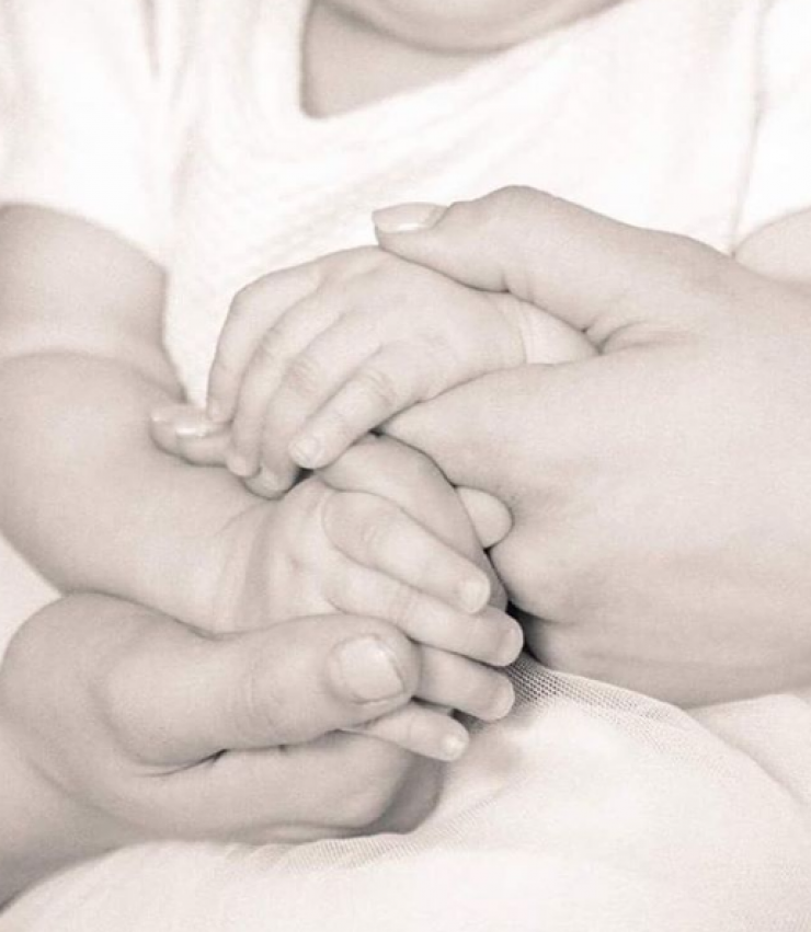 Η πιο γλυκιά φωτογραφία επώνυμης Κύπριας με την μπέμπα της!