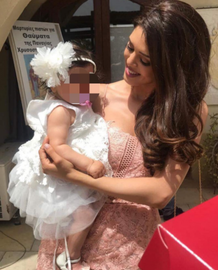 Μαρκέλλα Μαρίνα Κωνσταντίνου: Βουτιές με την κόρη της που "λιώνουν" το instagram!