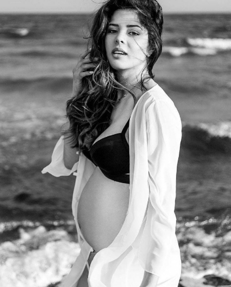 Μαρκέλλα Μαρίνα Κωνσταντίνου: Παραμένει στιλάτη λίγες ημέρες πριν γίνει μανούλα για πρώτη φορά!