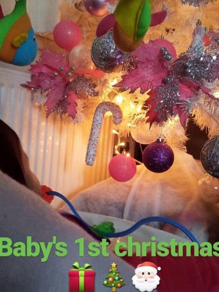 Τα πρώτα Χριστούγεννα για την κορούλα επώνυμης Κύπριας!