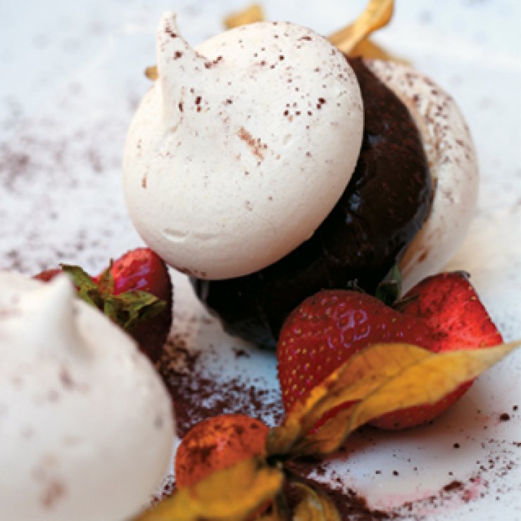 Μαρέγκες με μους σοκολάτας