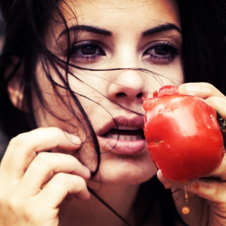 Μαρία Κορινθίου: "Ο Γιάννης μου με ζηλεύει πολύ. Βγάζει καπνούς όταν κάνω ερωτικές σκηνές για τη σειρά "Όρκος Σιωπής""