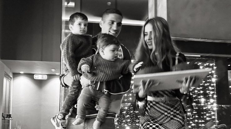 Πιέρος – Μαρία: Επέστρεψαν στην Ιαπωνία και μοιράστηκαν τρυφερό στιγμιότυπο των αγοριών τους