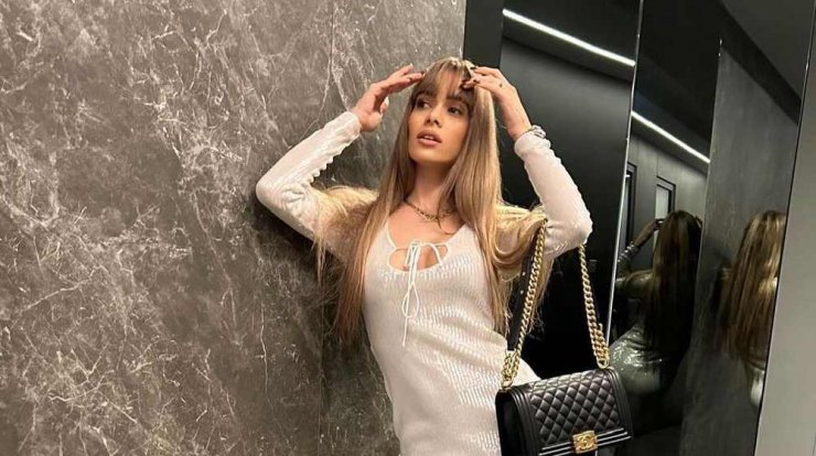 Μαρία Κορτζιά: Το cropped faux fur σακάκι που φόρεσε σε έξοδό της