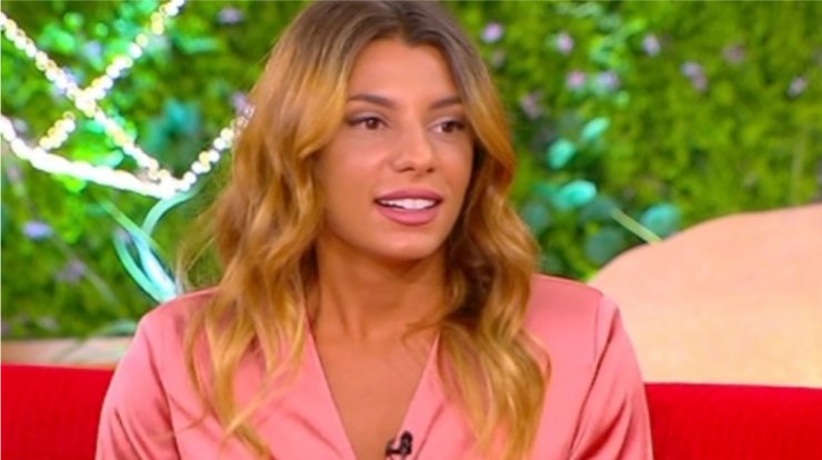 Μαριαλένα Ρουμελιώτη: "Είμαι single, δεν είμαι σε σχέση" [βίντεο]