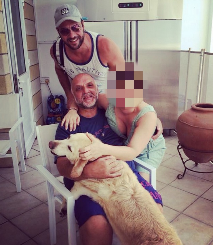 Μέμος Μπεγνής: Ποια επώνυμη Κύπρια τον φιλοξενεί στο σπίτι της!