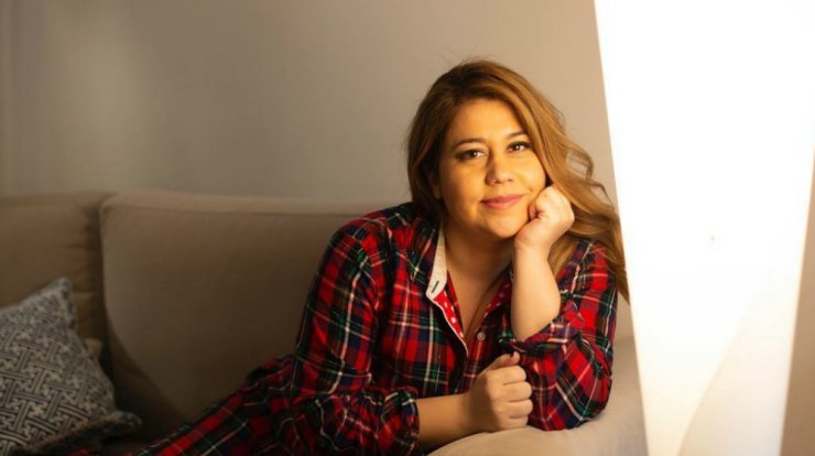 Μαριέλλα Σαββίδου: Τα πρώτα στιγμιότυπα από τα γυρίσματα στη γαλλική τηλεόραση