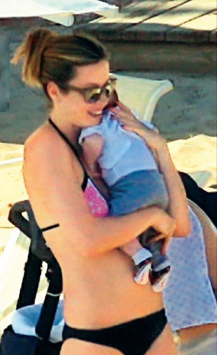 Μαριέττα Χρουσαλά: Οι πρώτες φωτογραφίες του τριών μηνών γιου της!