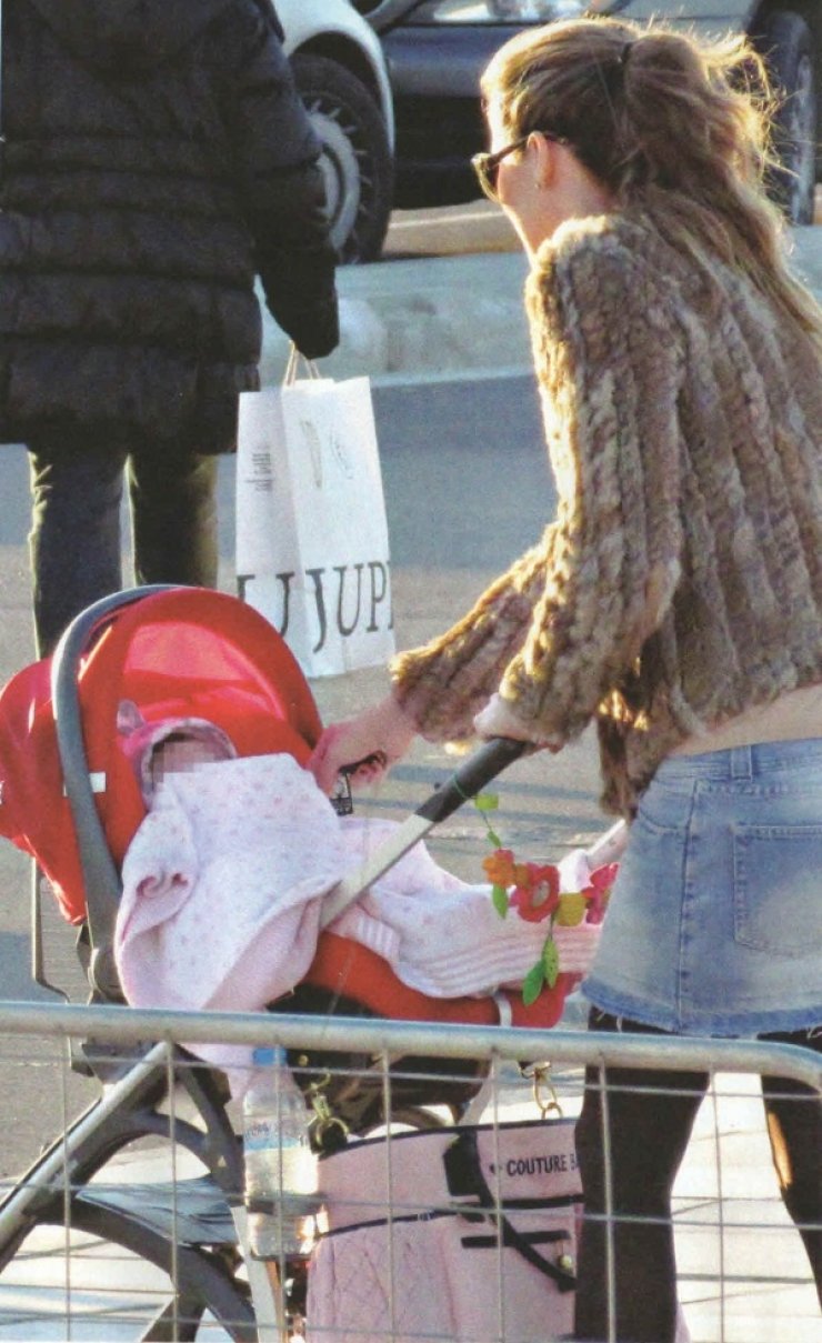 Μαριέττα Χρουσαλά: Η πρώτη δημόσια βόλτα με την κόρη της!