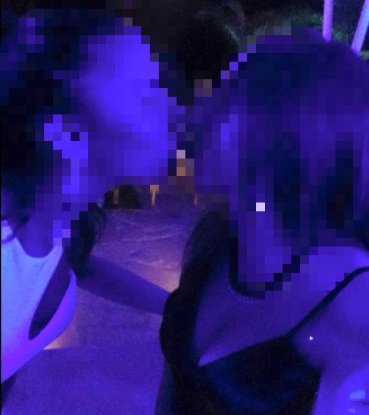 Απίστευτο επώνυμη Κύπρια φιλάει στο στόμα άλλο κορίτσι και προκαλεί χαμό