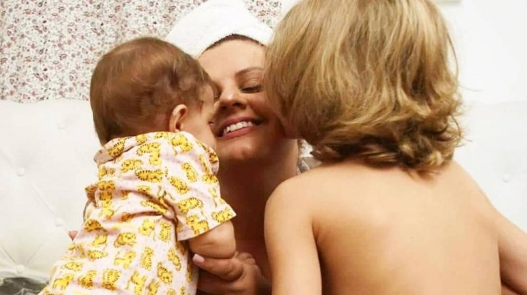 Μαριλένη Σταύρου: Παιχνίδια με τα παιδιά της μετά την επιστροφή της από την Ιταλία! [εικόνες]