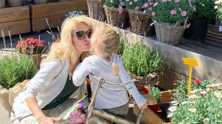 Ελένη Μενεγάκη: Τα τρυφερά της λόγια on air για τα γενέθλια της μικρής Μαρίνας! [βίντεο]