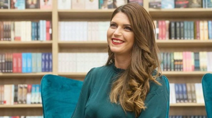 Μαρίνα Χατζηκώστα: Η συγκλονιστική εξομολόγηση για τον πατέρα της και τα βιώματά του! [βίντεο]