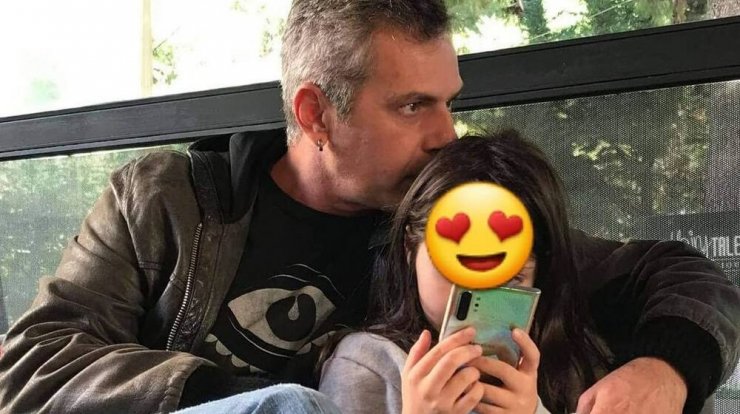 Μάριος Αθανασίου: Η κόρη του έκλεισε επτά ετών και μας την έδειξε [εικόνα]