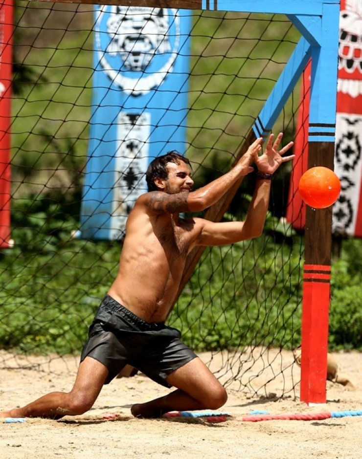 Ο Μάριος Πρίαμος μιλά πρώτη φορά για την επιστροφή του στο "Survivor 2"