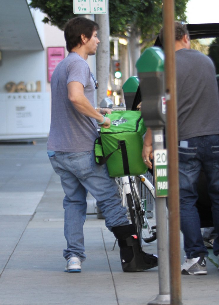 Ποιος διάσημος ηθοποιός του Hollywood έσπασε το πόδι του;