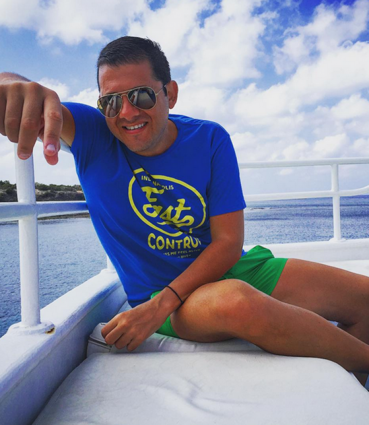 Μάρκος Κωμοδρόμος: Η έκπληξη από τους φίλους του για τα γενέθλιά του