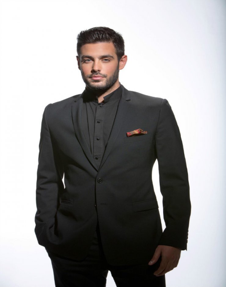 Κώστας Μαρτάκης: Μας συστήνει την μικρή του αδελφή και είναι μια κούκλα!