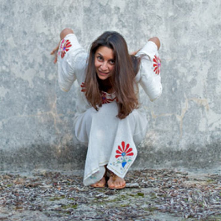 Χριστίνα Μαρτίνη: Σχεδιάζει τα αρχαιοελληνικά σανδάλια των star