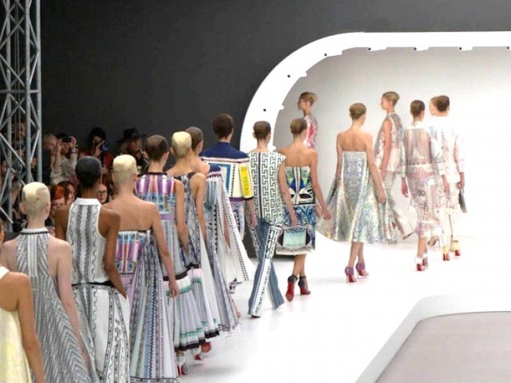 Κάτι τρέχει με την Mary 