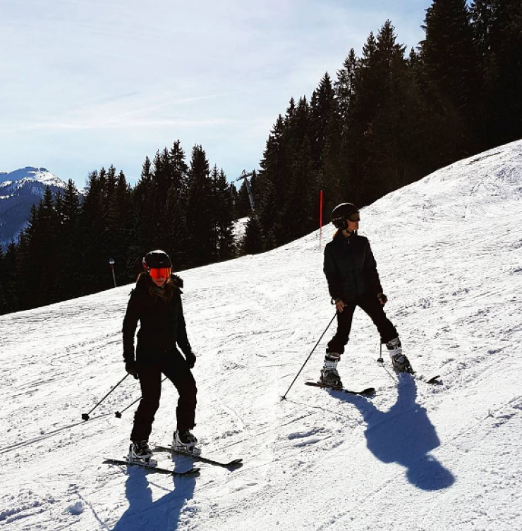 Κύπρια socialite στην Αυστρία για σκι!