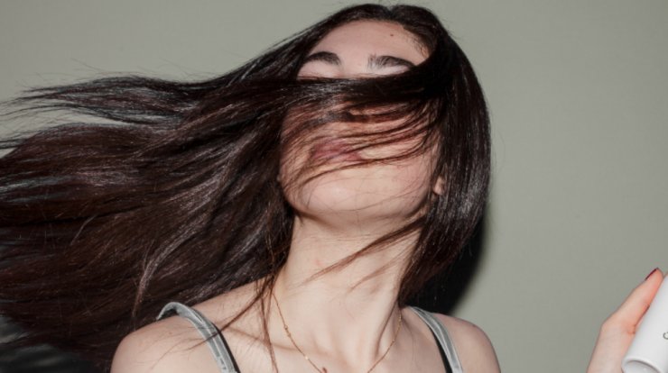 DIY μάσκα για να μακρύνουν τα μαλλιά σας