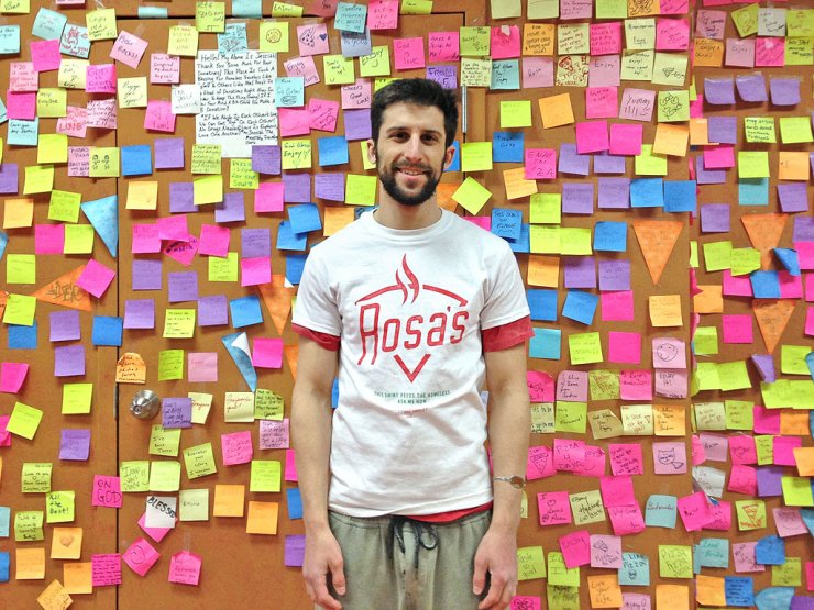 Από τη Wall Street σε πιτσαρία που βοηθά με μοναδικό τρόπο