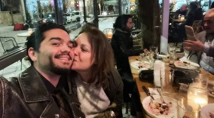 Χρήστος Μάστορας: Ο απολαυστικός διάλογος με τη μαμά του στο τηλέφωνο… ραπάροντας της! [βίντεο]