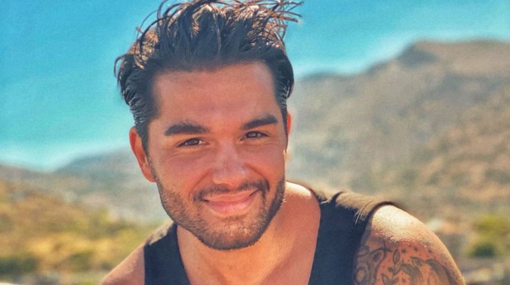 Χρήστος Μάστορας: Η σύντροφός του πρωταγωνιστεί για πρώτη φορά στο καινούργιο του videoclip 