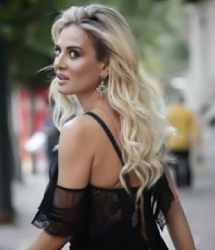 Δείτε πως ήταν η σέξι Δήμητρα Ματσούκα στο δημοτικό!